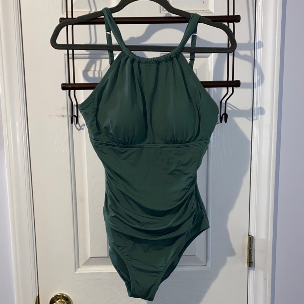 Jantzen women’s bathing suit, sz. 10, muted green, very flattering